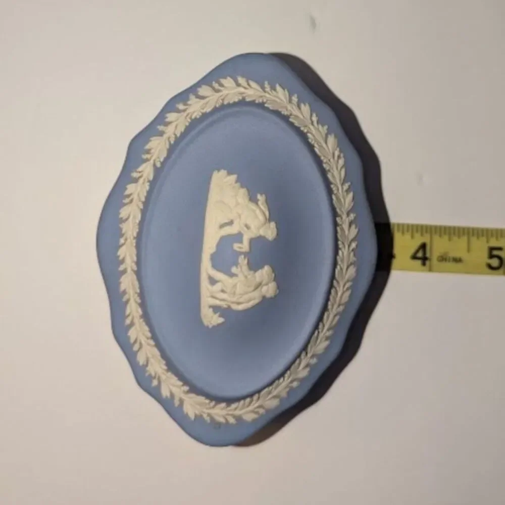 Vintage 1961 Wedgwood Blue Jasperware Oval Lidded Trinket Pin Dish Cherubs Engla